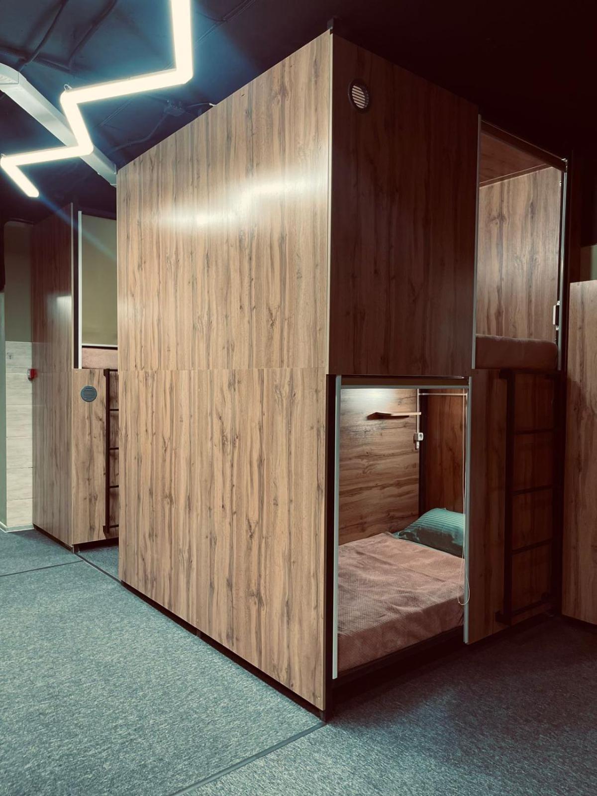 Hostel Kochevnik Capsule Hotel Almaty Exteriér fotografie