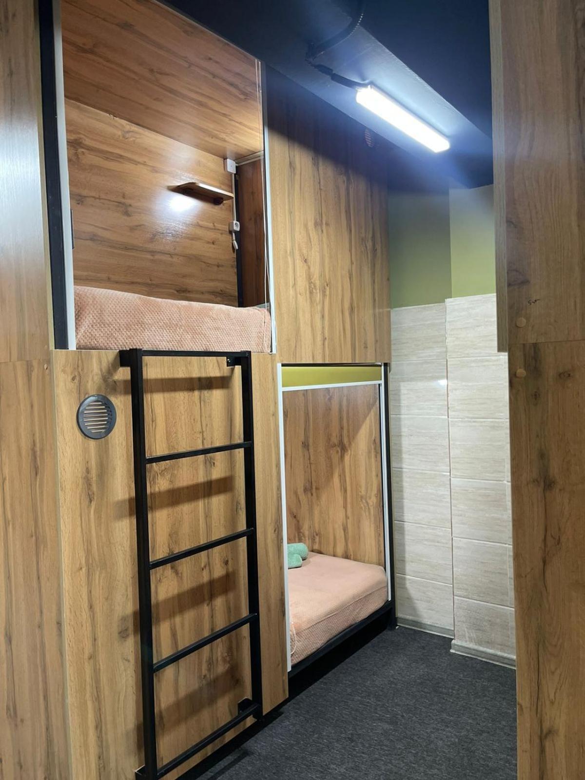 Hostel Kochevnik Capsule Hotel Almaty Exteriér fotografie