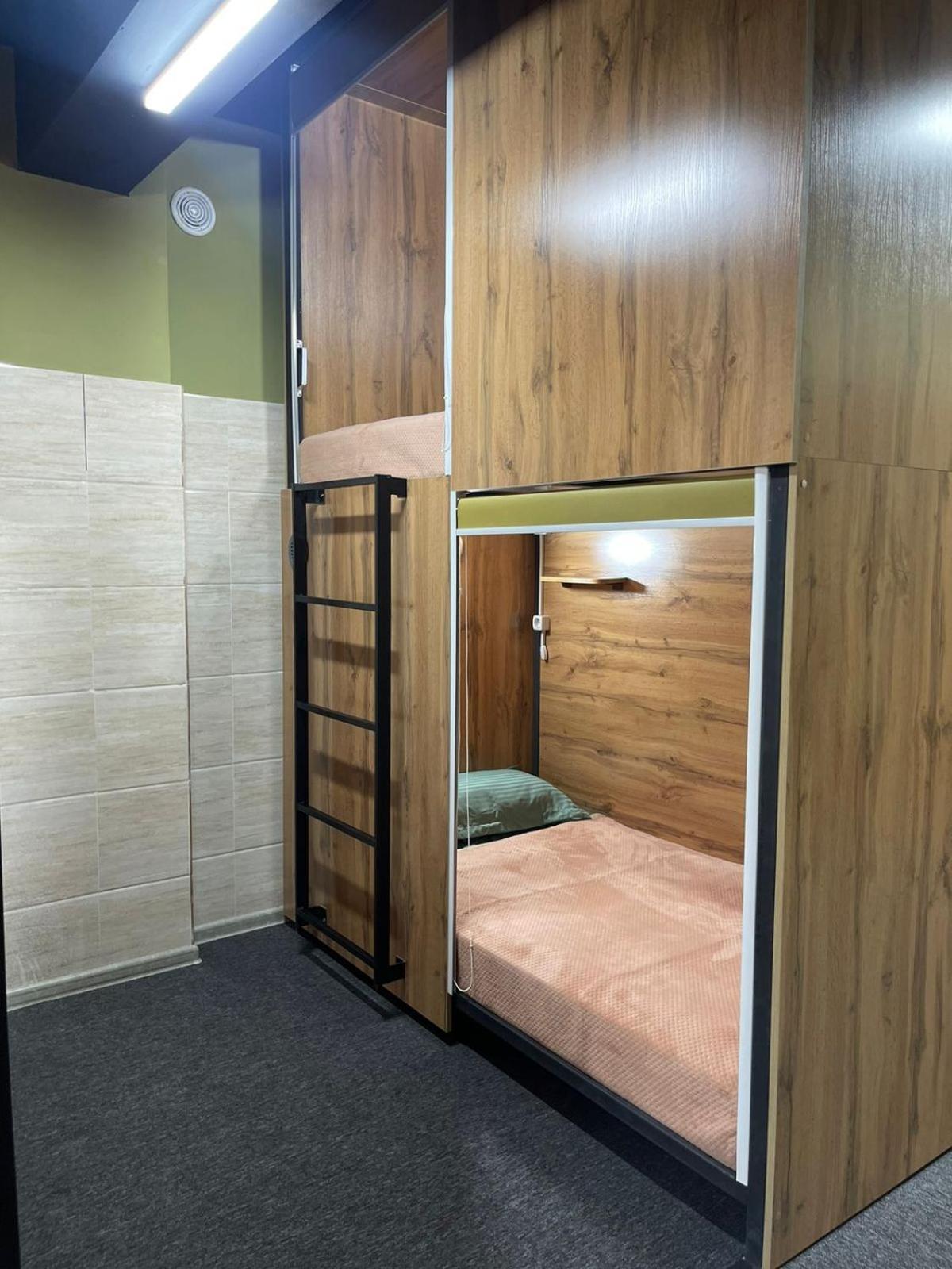 Hostel Kochevnik Capsule Hotel Almaty Exteriér fotografie