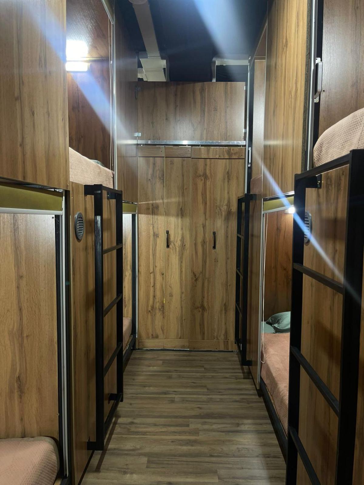 Hostel Kochevnik Capsule Hotel Almaty Exteriér fotografie